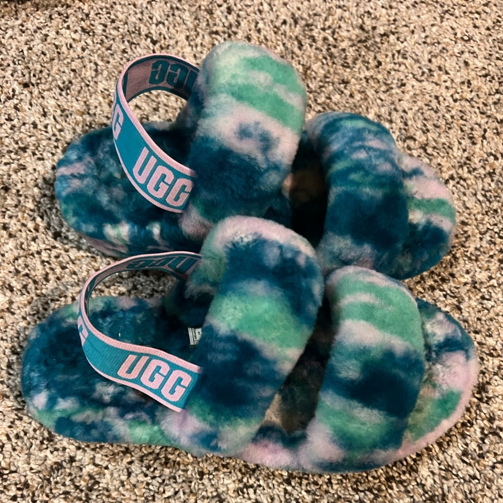 Ugg chunky Tie-dye slippers size 6